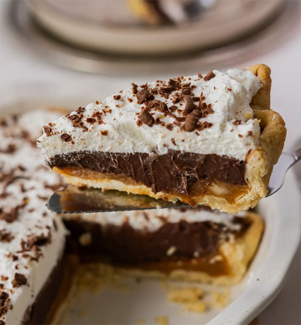Classic Chocolate Cream Macadamia Nut Pie
